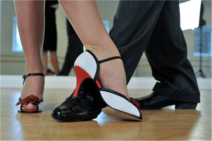 Nederigheid schuld parallel Tango Shoes - Characteristics of Men's and Women's Tango Shoes